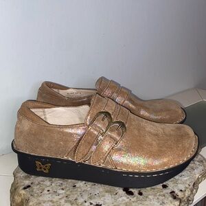 Alegria Allie Desert Essence Shimmering Slip On Clogs Women’s 38 (US 8-8.5)-NWOB